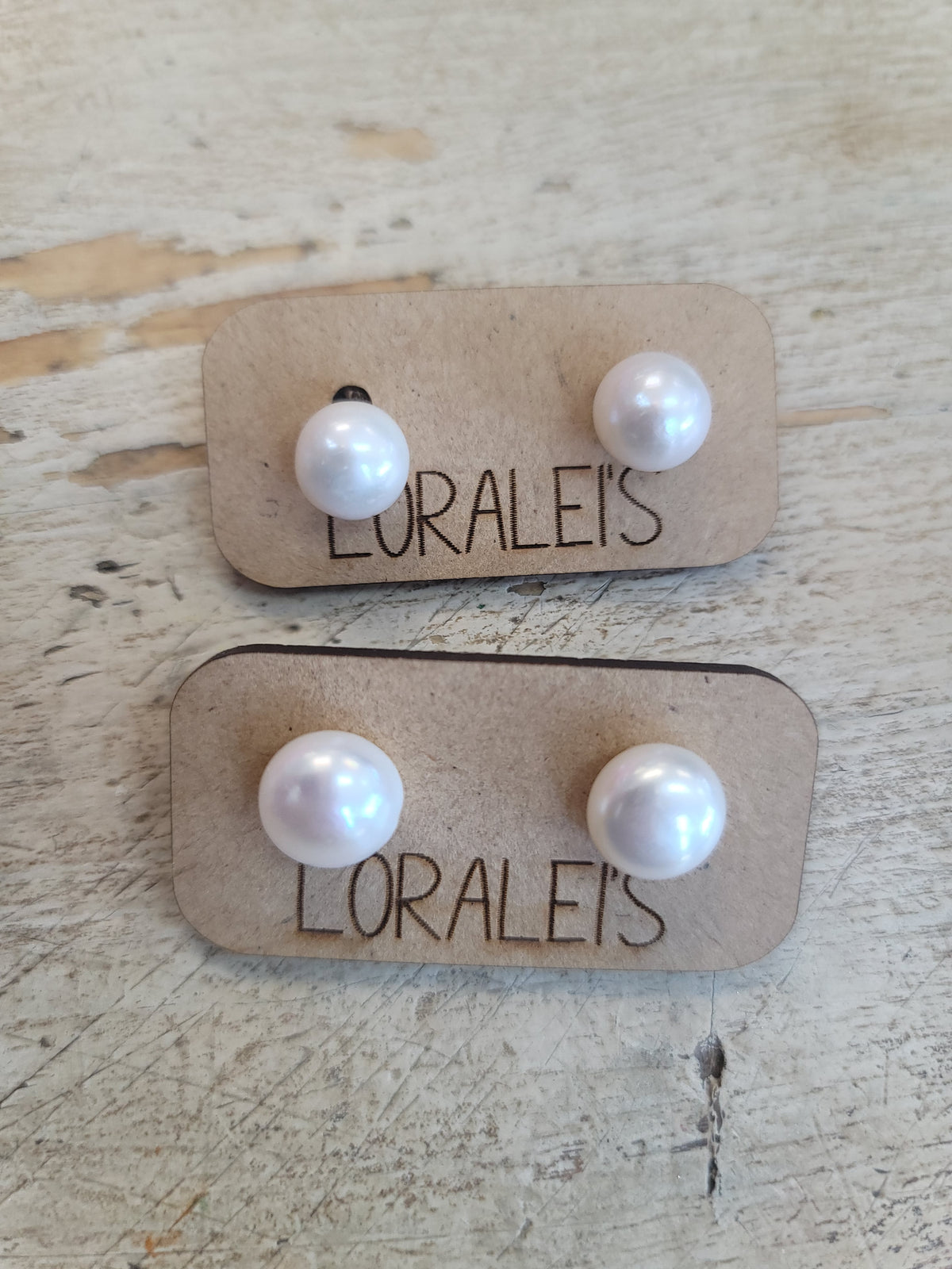 Flat Back Pearl Earring