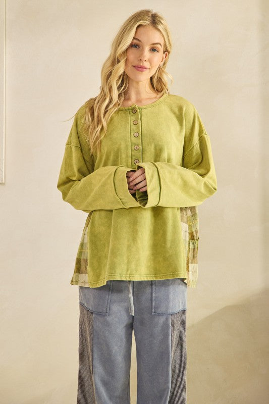 Moss &amp; Meadow Plaid Pullover