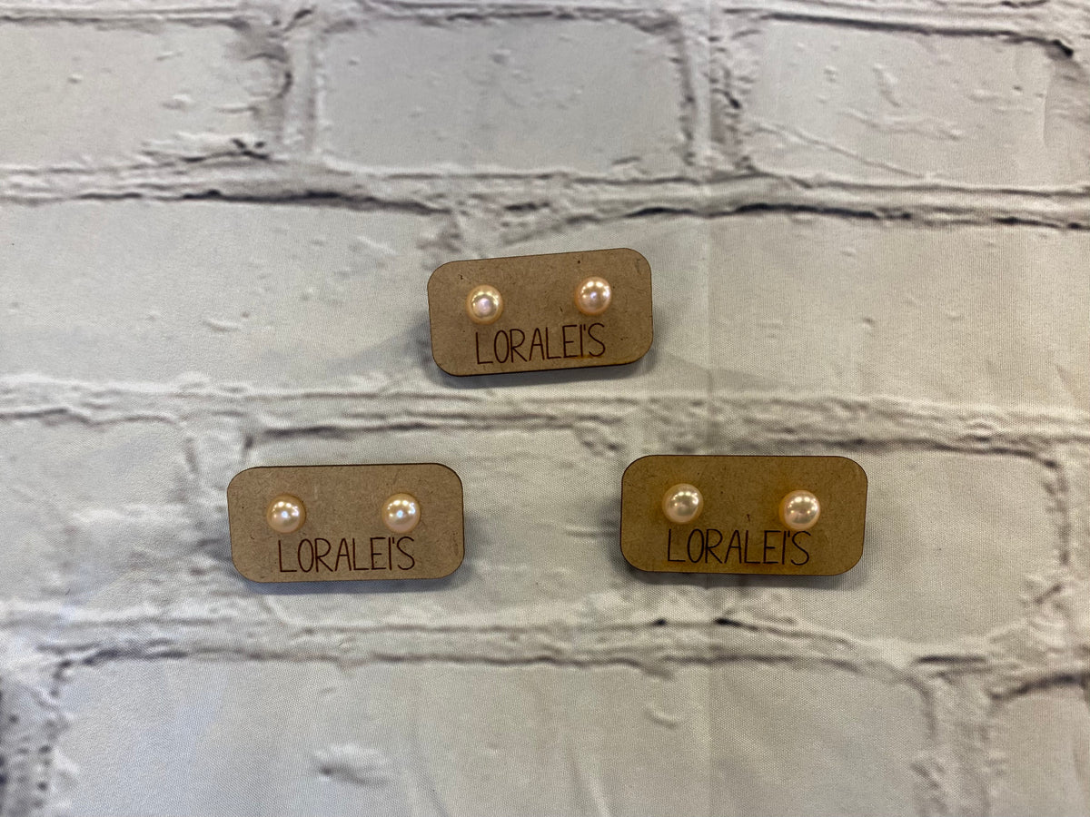 Flat Back Pearl Earring